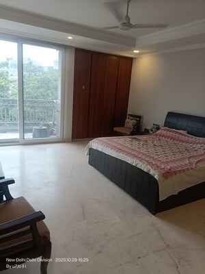 Bedroom in 3 BHK Builder Floor at Panchsheel Enclave – for Rent
