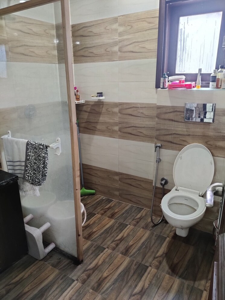 Bathroom, rwa-neelkanth-apartment-ii 3 Bedroom 1000 Sq.Ft. Builder Floor In Burari Delhi 9368703
