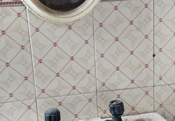 Bathroom in 2.5 BHK Independent House at Sector 23 – for Rent