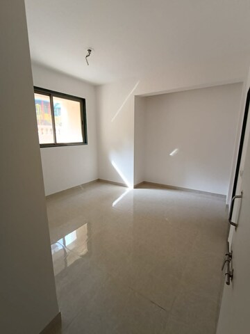 Room in 1 BHK Apartment at Hiranandani Estate Villa Carino, Thane West – for Rent