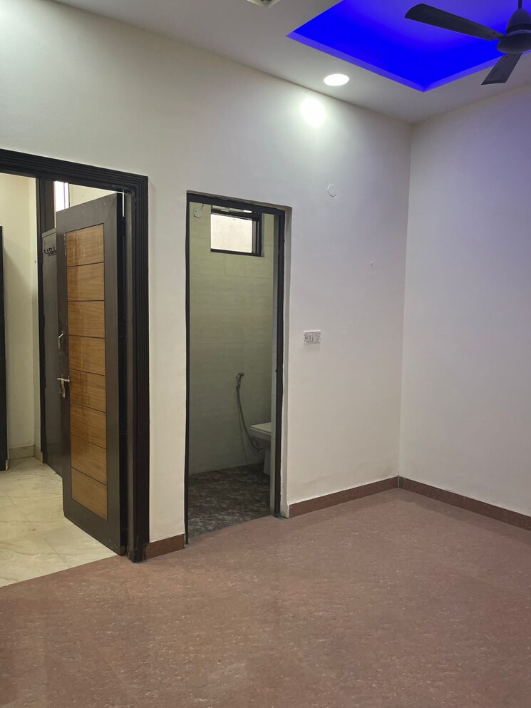 Room, sector 2a vasundhara 1.5 Bedroom 500 Sq.Ft. Builder Floor In Sector 2a Vasundhara Ghaziabad 9359307