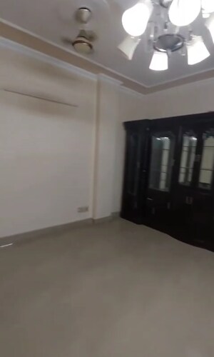 Room in 2 BHK Builder Floor at Patel Nagar – for Rent