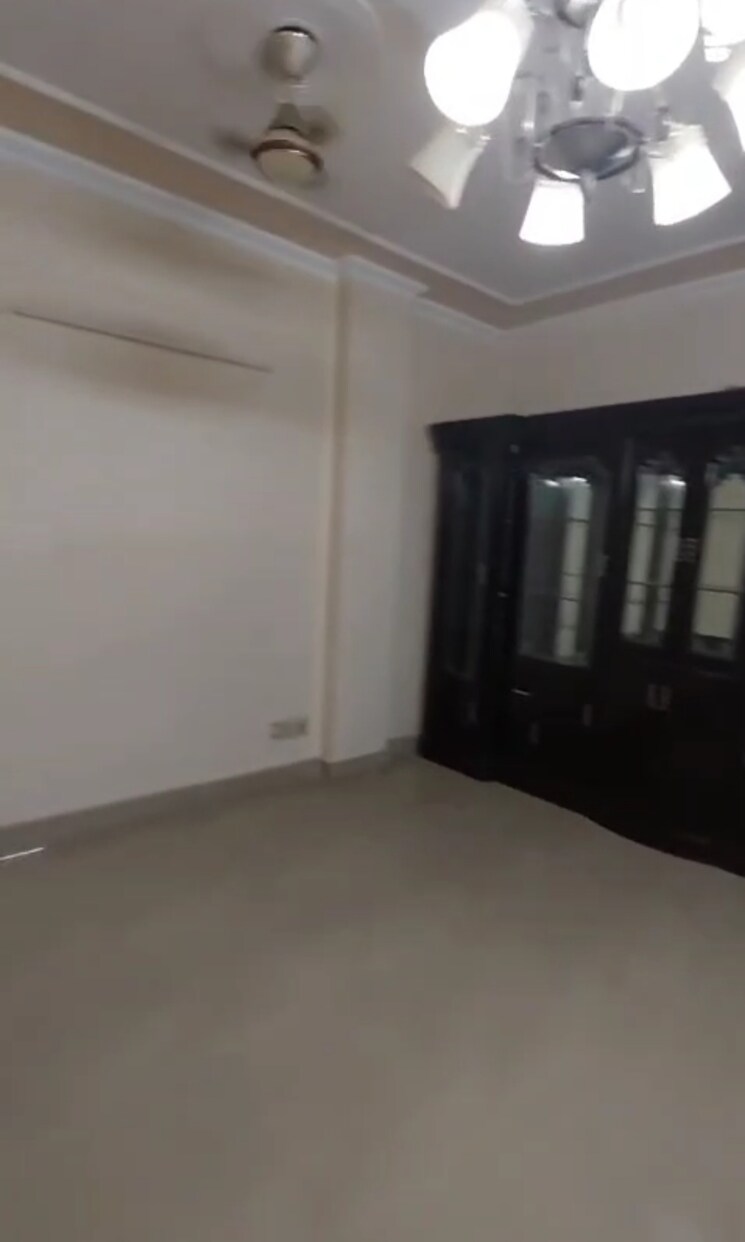 Room, patel nagar 2 Bedroom 1100 Sq.Ft. Builder Floor In Patel Nagar Delhi 9368727