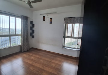 Room in 2 BHK Apartment at Kolte Patil Stargaze, Bavdhan – for Rent