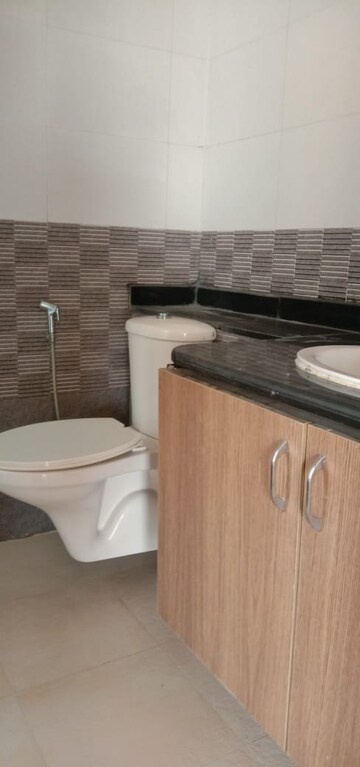 Attached Bathroom in 3 BHK Apartment at Unitech Fresco, Sector 50 – for Rent