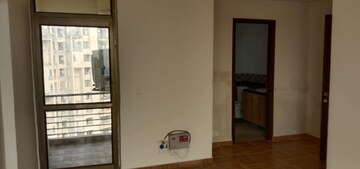 Room in 3 BHK Apartment at Unitech Fresco, Sector 50 – for Rent