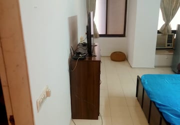Furnished Amenities in 2 BHK Apartment at Bandra West – for Sale