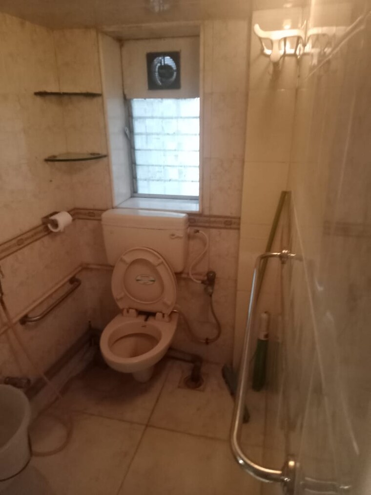 Bathroom, bandra west 2 Bedroom 823 Sq.Ft. Apartment In Bandra West Mumbai 9368755