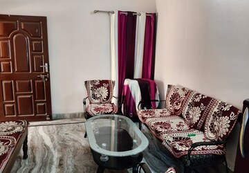 Living Room in 1 BHK Builder Floor at Chironwali – for Rent