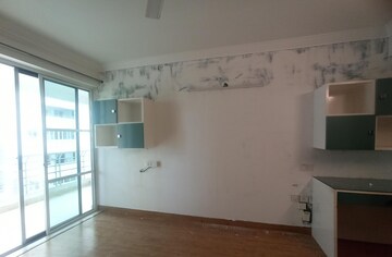 Room in 3 BHK Apartment at Parsvnath Exotica, Sector 53 – for Rent