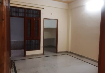 Room in 3 BHK Apartment at Omaxe R2, Gomti Nagar – for Sale