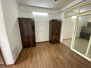Room in Studio Apartment at GTM The Capital, Aman Vihar – for Rent