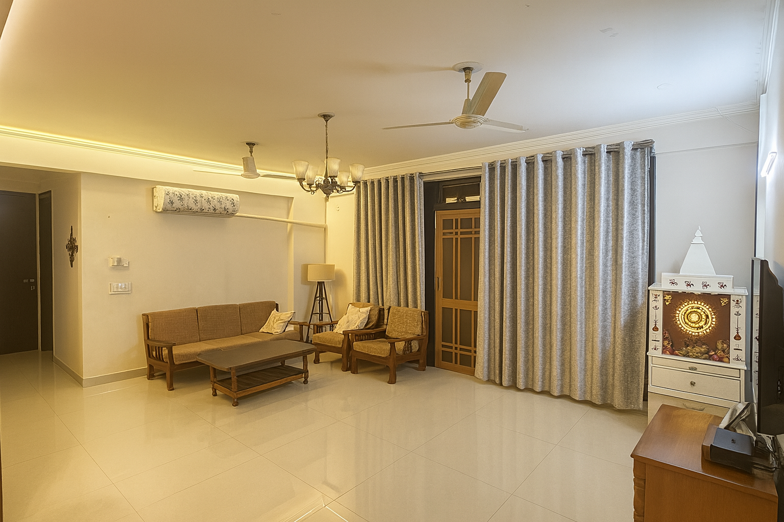 4 BHK 2400 Sq.Ft. Apartment in Royal Residency Gurgaon