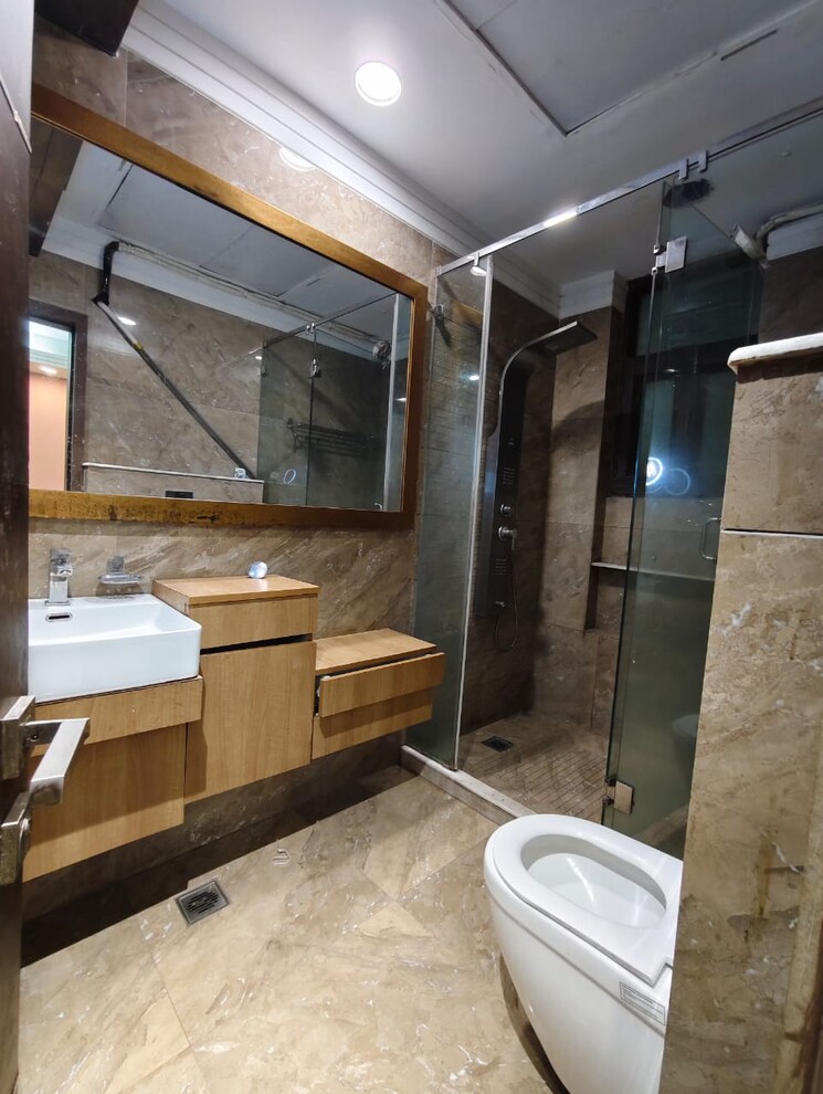Bathroom, pioneer-park-presidia 4 Bedroom 4300 Sq.Ft. Apartment In Sector 62 Gurgaon 9368860