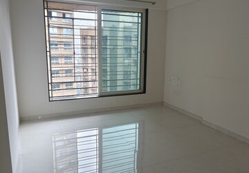 Room in 1 BHK Apartment at Chandak 34 Park Estate, Goregaon West – for Rent