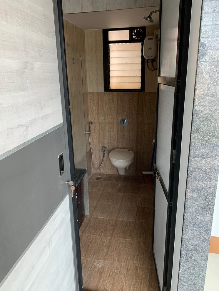 Attached Bathroom, chandak-34-park-estate 2 Bedroom 617 Sq.Ft. Apartment In Goregaon West Mumbai 9368881