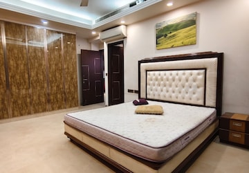 Master Bedroom in 6 BHK Villa at Vipul Tatvam Villas, Sector 48 – for Sale