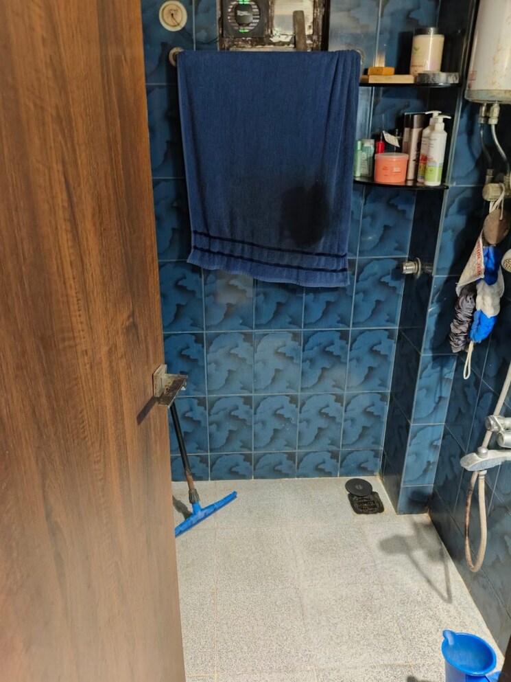 Attached Bathroom, chandak-34-park-estate 3 Bedroom 820 Sq.Ft. Apartment In Goregaon West Mumbai 9368895