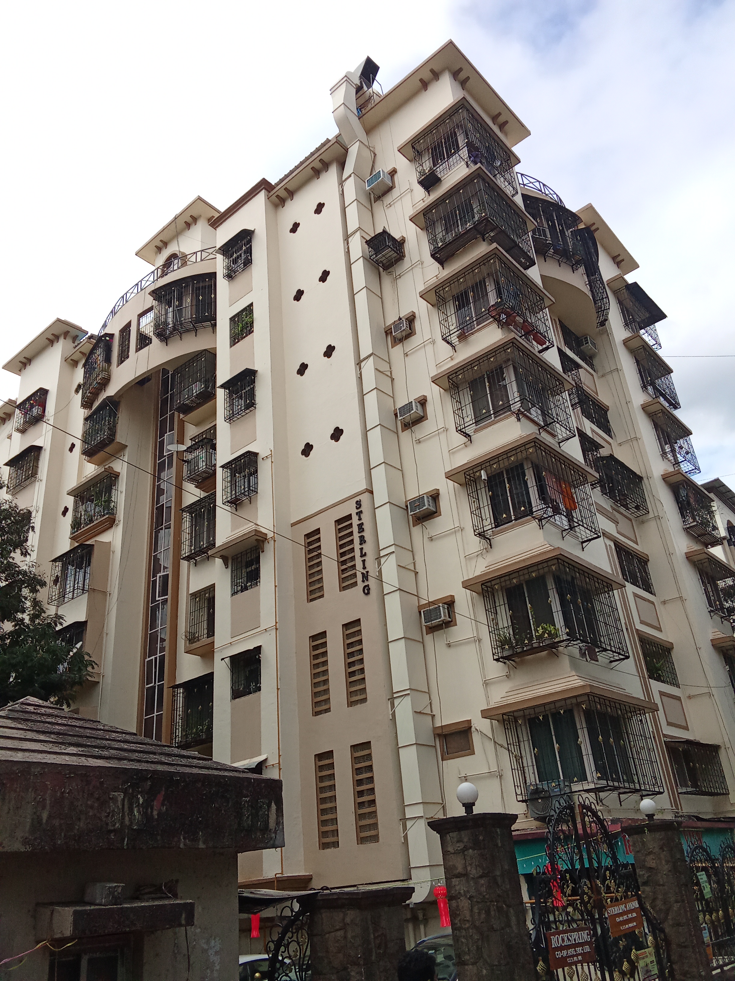 2 BHK Apartment For Rent in Sterling Avenue