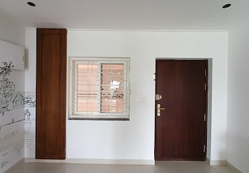 Room in 2 BHK Apartment at Kruthi Residency, Ameenpur – for Rent