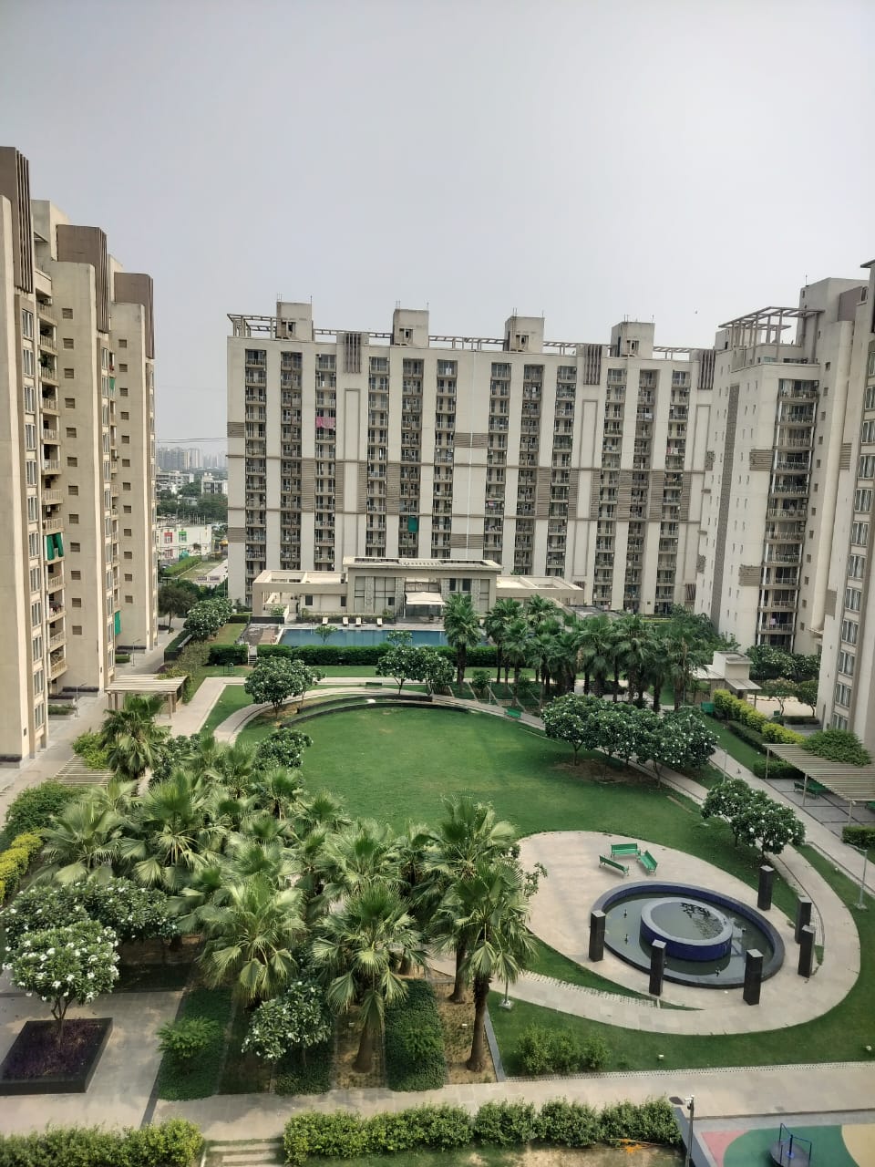 3.5 BHK + Servant Room Apartment For Rent in Emaar Gurgaon Greens