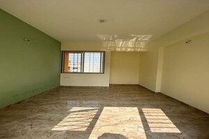 Room in 3 BHK Apartment at Pir Machalla – for Sale