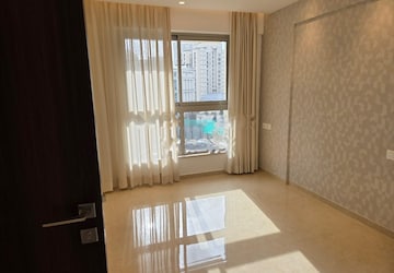 Room in 2 BHK Apartment at Adani Ten BKC, Bandra East – for Rent