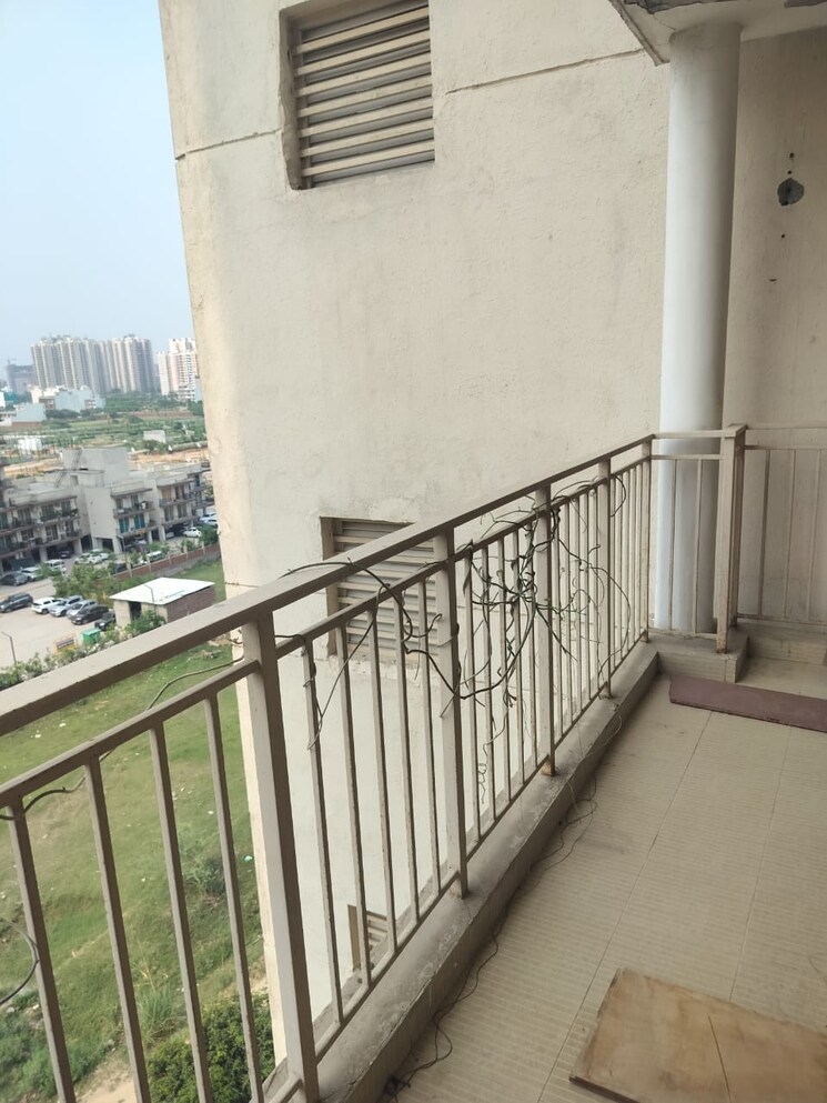 Balcony, emaar-gurgaon-greens 3.5 Bedroom 1650 Sq.Ft. Apartment In Sector 102 Gurgaon 9369033