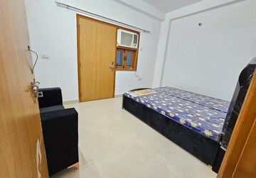 Bedroom in 2 BHK Builder Floor at Saket – for Rent