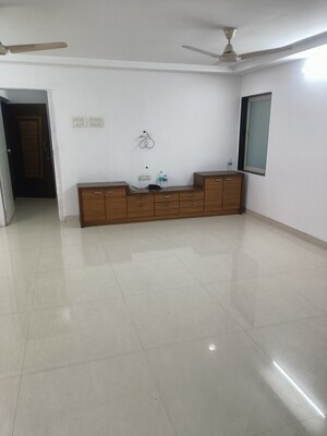 Room in 2 BHK Apartment at Siddhi Chs Worli, Worli – for Rent