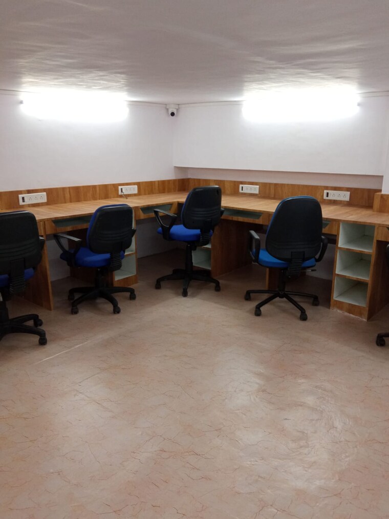  Parking, haware-infotech-park-vashi Commercial Office Space 560 Sq.Ft. In Vashi Sector 30a Navi Mumbai 9369054