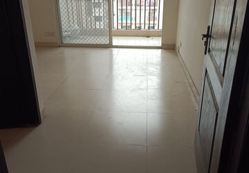 Room in 2 BHK Apartment at Aims Golf Avenue II, Sector 75 – for Rent