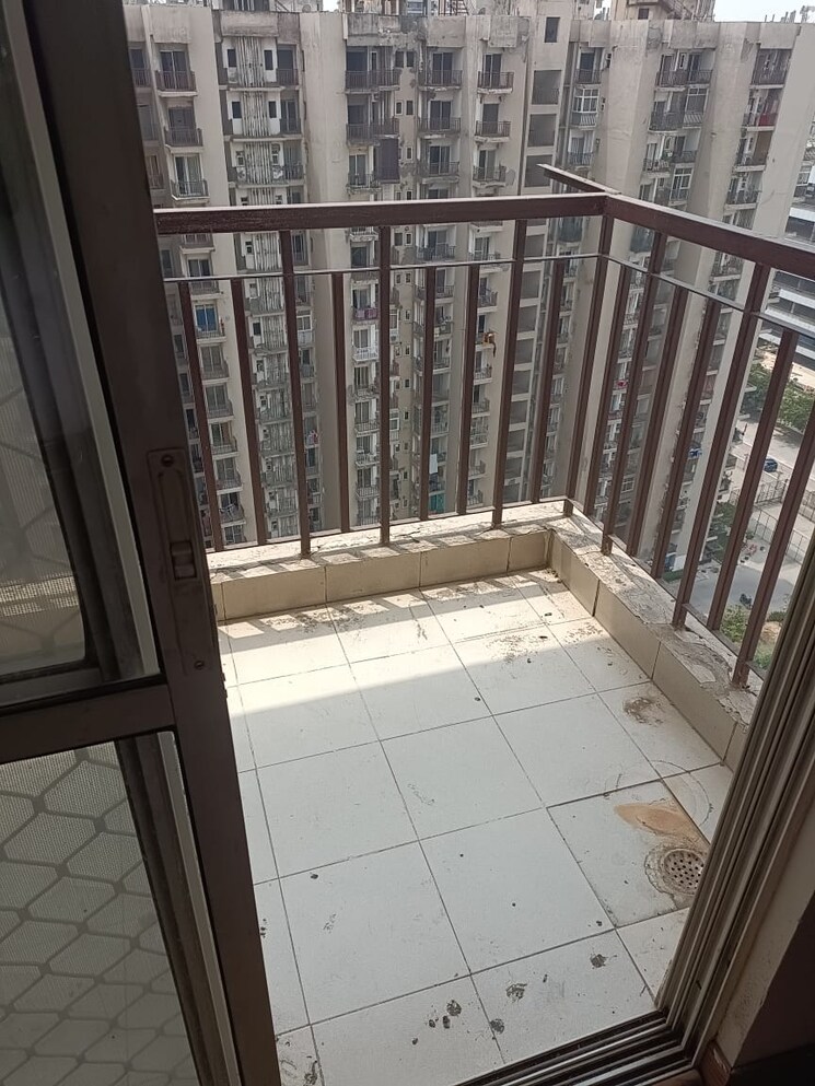 Balcony, aims-golf-avenue-ii 2 Bedroom 930 Sq.Ft. Apartment In Sector 75 Noida 9369073
