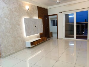 Room in 2 BHK Apartment at Prestige Finsbury Park Hyde, Bagaluru – for Rent