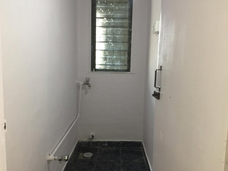 Bathroom, royal-classic-co-op-society 2 Bedroom 1010 Sq.Ft. Apartment In Andheri West Mumbai 9369064