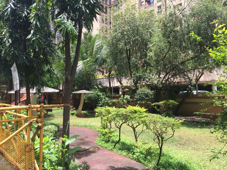 Garden, royal-classic-co-op-society 2 Bedroom 1010 Sq.Ft. Apartment In Andheri West Mumbai 9369064