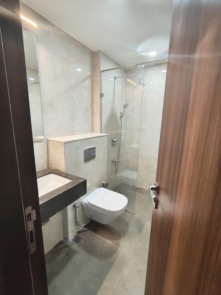 Bathroom, piramal-mahalaxmi 2 Bedroom 1050 Sq.Ft. Apartment In Mahalaxmi Mumbai 9369090
