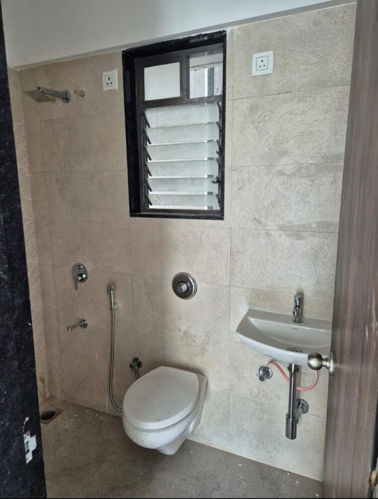 Bathroom, uk-iridium 2 Bedroom 521 Sq.Ft. Apartment In Kandivali East Mumbai 9369016