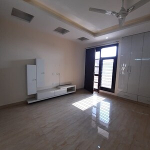 Room in 3.5 BHK Builder Floor at RWA Residential Society Sector 46, Sector 46 – for Sale