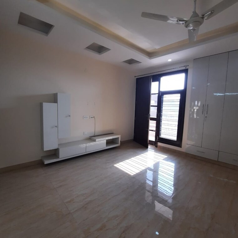 Room, rwa-residential-society-sector-46 3.5 Bedroom 204 Sq.Ft. Builder Floor In Sector 46 Gurgaon 9369460