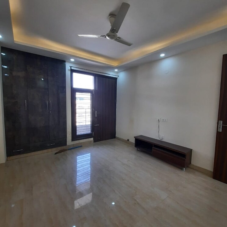 Room, rwa-residential-society-sector-46 3.5 Bedroom 204 Sq.Ft. Builder Floor In Sector 46 Gurgaon 9369292