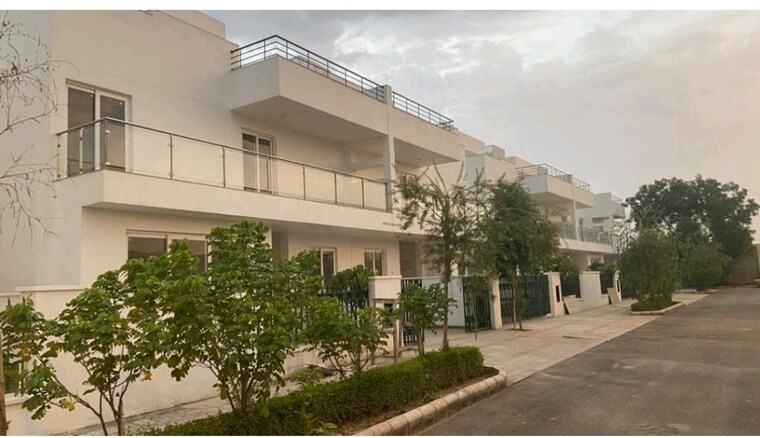 Exterior View, central-park-flower-valley 4 Bedroom 250 Sq.Yd. Villa In Sohna Sector 33 Gurgaon 9369105