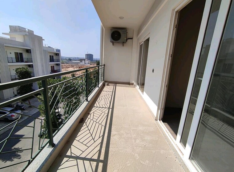 Balcony, central-park-flower-valley 4 Bedroom 250 Sq.Yd. Villa In Sohna Sector 33 Gurgaon 9369105
