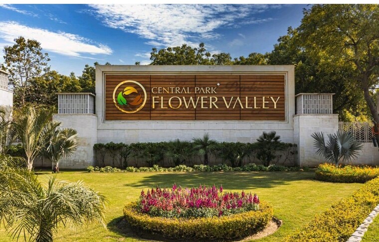 Exterior View, central-park-flower-valley 4 Bedroom 250 Sq.Yd. Villa In Sohna Sector 33 Gurgaon 9369105