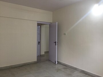 Room in 2 BHK Apartment at Royal Classic Co Op Society, Andheri West – for Rent