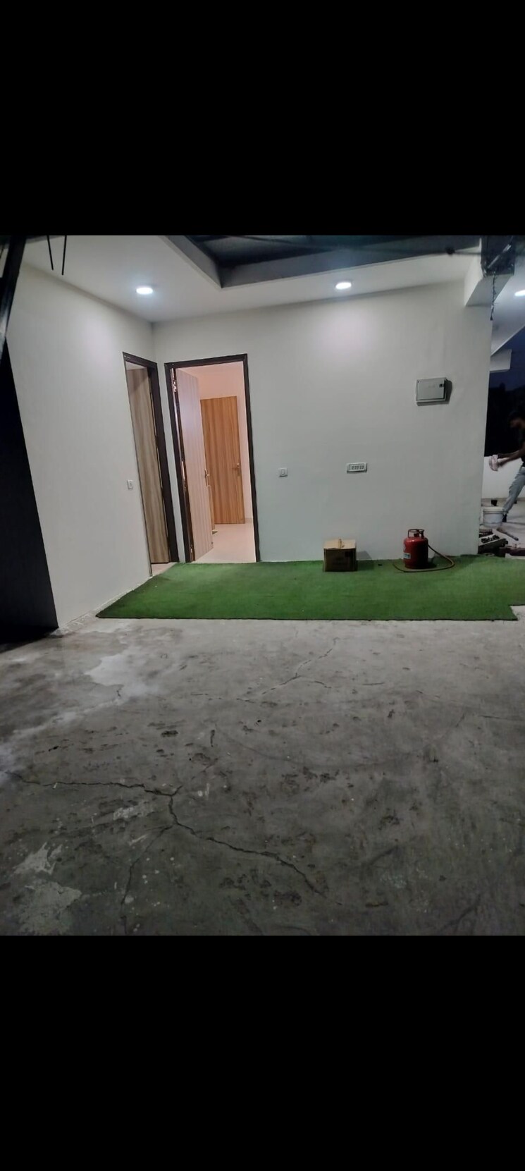 Room, saket 1 RK 350 Sq.Ft. Builder Floor In Saket Delhi 9369144