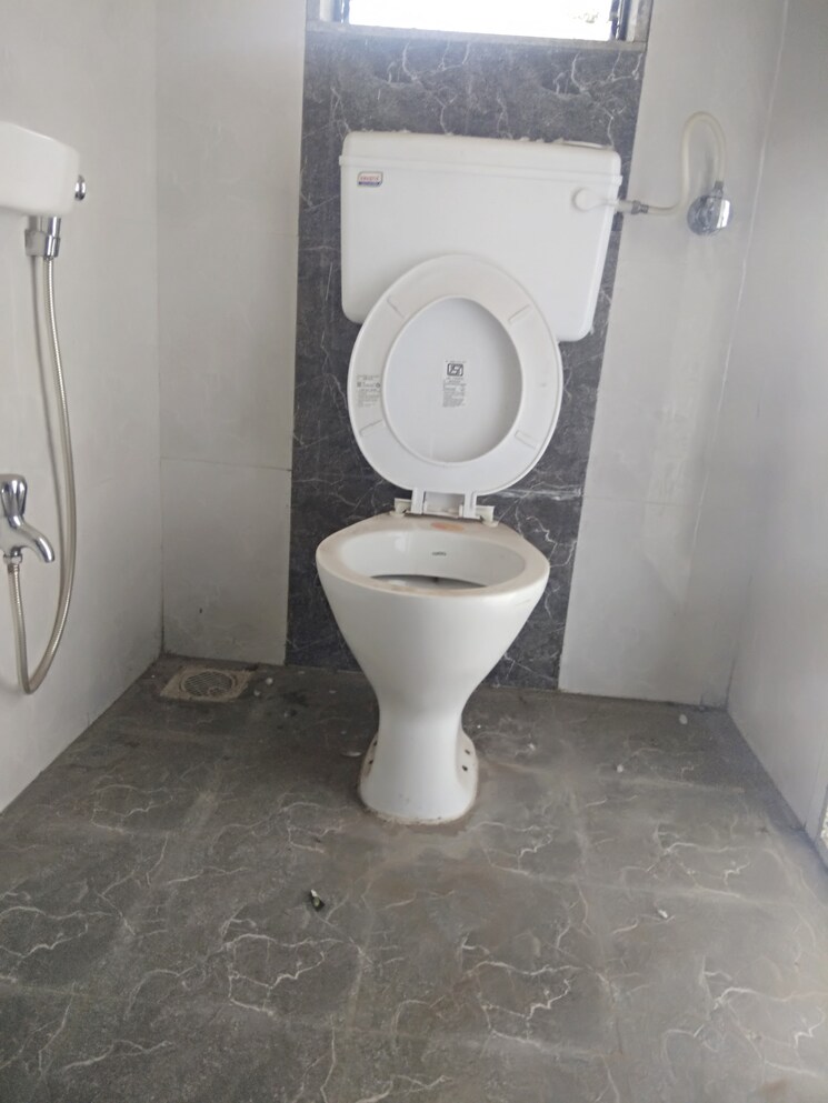 Bathroom, prathamesh-krupa-kedar-darshan 2 Bedroom 890 Sq.Ft. Apartment In Andheri West Mumbai 9369135