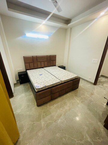 Bedroom in 2 BHK Builder Floor at Sector 32 – for Rent