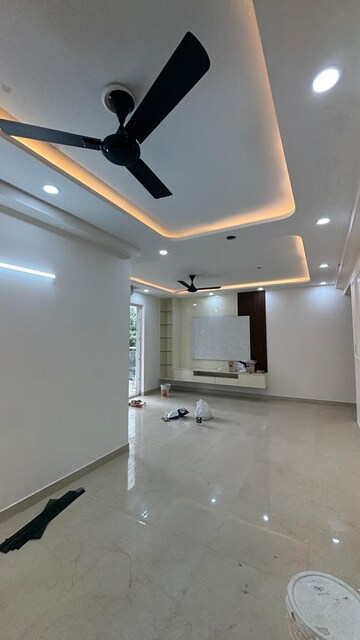 Room in 3 BHK Apartment at Hero Homes Palatial, Sector 104 – for Rent