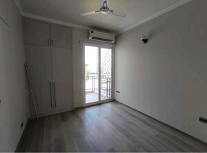 Room in 3 BHK Apartment at Central Park Flower Valley Aqua Front Towers, Sohna Sector 33 – for Sale